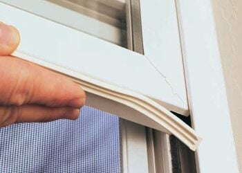 Hava buz kesti: Pencerelerden gelen soğukla baş etmenin 5 ekonomik yolu