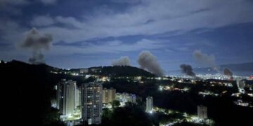 ABD, Venezuela'nın başkenti Caracas'a saldırdı