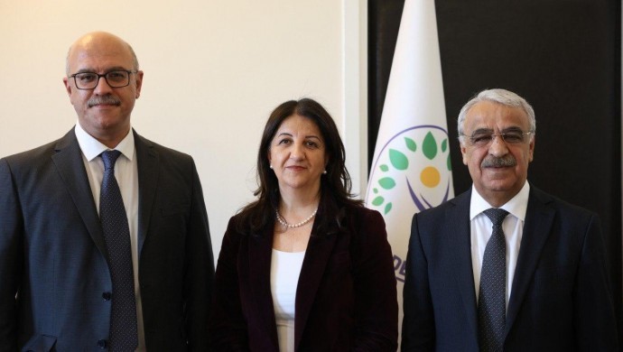 İmralı'da kritik görüşme tamamlandı: DEM Parti heyeti yarın açıklama yapacak