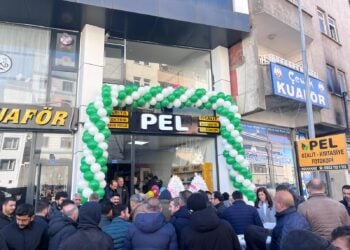 Bingöl'de mühendis vizyonuyla yeni soluk: Pel Kırtasiye & Ozalit hizmete açıldı
