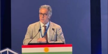 Dr. Bahri Çakabay 11. Mezopotamya Tıp Kongresi’nde Sunumunu Zazaki ile Yaptı