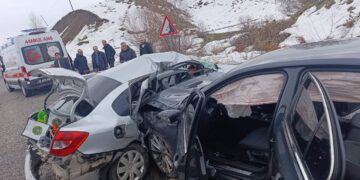 Bingöl-Genç yolunda trafik kazası: 2'si ağır, dört yaralı