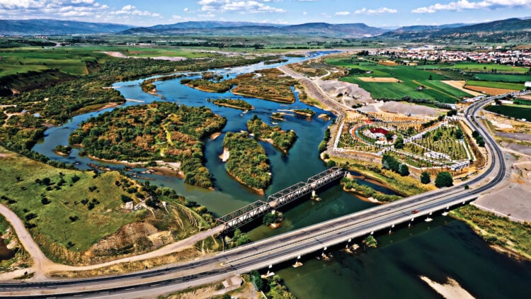 Genç Belediyesi 2026 Eylem Planını açıkladı: 'İşgalsiz kaldırım, dijital su ve güvenli trafik'