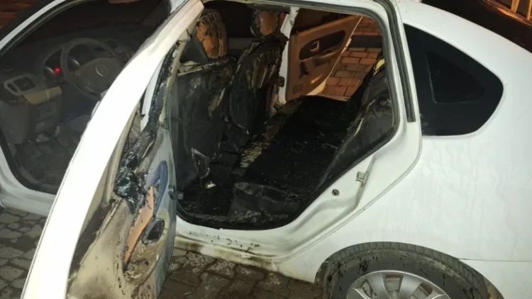 Bingöl'de kundaklama: Genç'te otomobili ateşe verip kaçtılar