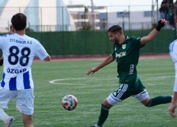 12 Bingölspor bilet fiyatlarını 12 TL yaptı: Şehir şampiyonluk yürüyüşüne kenetlendi