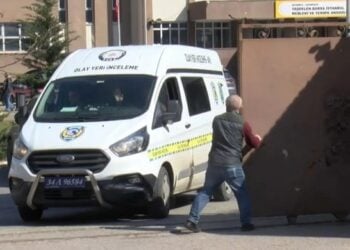 Çekmeköy'de okulda bıçaklı saldırı: Bir öğretmen hayatını kaybetti, MEB soruşturma başlattı