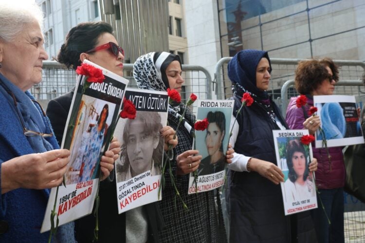 Cumartesi Anneleri 1093. haftasında: Gözaltında kaybedilen kadınların akıbeti soruldu