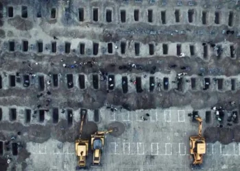 Davutoğlu, İran'da öldürülen 165 kız çocuğuyla ilgili uluslararası hukuk girişimi başlattı