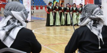 Bingöl’de halk oyunları rüzgarı: Üç ilin ekipleri sahne aldı
