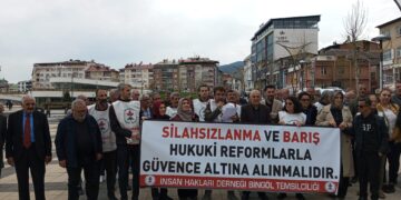 İHD Bingöl'den 'barış süreci' açıklaması: 'Silahsızlanma hukuki reformlarla güvence altına alınmalı'