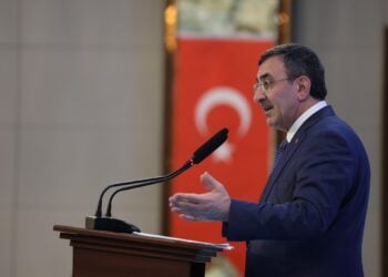 Cevdet Yılmaz’dan Diyarbakır’da 'ezber bozan' mesajlar: 'DEM Parti kendine ödev biçmeli'