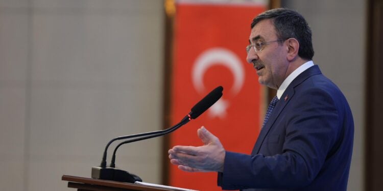 Cevdet Yılmaz’dan Diyarbakır’da 'ezber bozan' mesajlar: 'DEM Parti kendine ödev biçmeli'