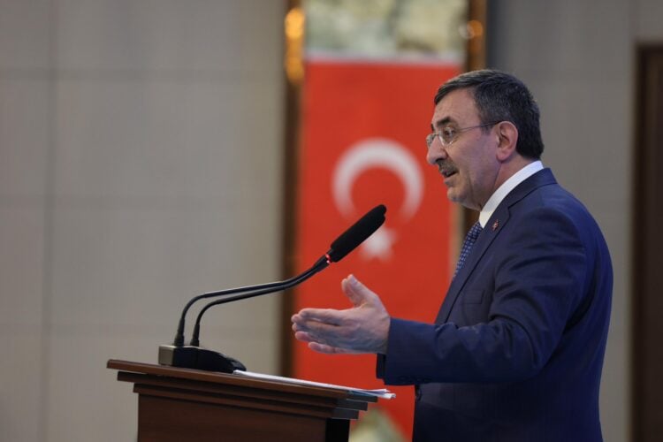 Cevdet Yılmaz’dan Diyarbakır’da 'ezber bozan' mesajlar: 'DEM Parti kendine ödev biçmeli'