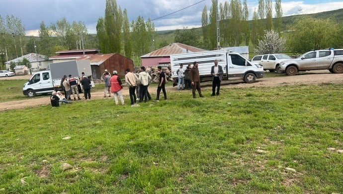Karlıova’da JES projesine karşı direniş: Şirket çalışanları sondaj cihazlarını kuramadan köyden ayrıldı
