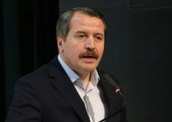 Memur-Sen’den 'seyyanen zam' çağrısı: "Maaşlar nisandan beri enflasyona yenildi!"