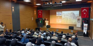 Solhan’da 'Sumud Filosu' konferansı: Eğitimci Nevzat Öylek yaşadıklarını anlattı