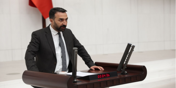 Hülakü'den Rahmi Koç ve Binali Yıldırım’a sert tepki: "O kahkahalar acziyetinizin göstergesidir!"