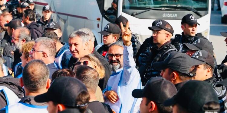 Bingöl'den çağrı: KHK'li öğretmenler bakanlık önünde 'adalet nöbeti' tutacak