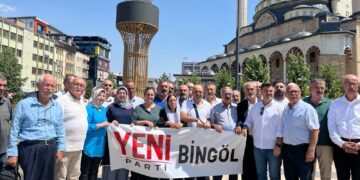 CHP Bingöl'de toplu istifa: Yeni Parti'ye geçtiler