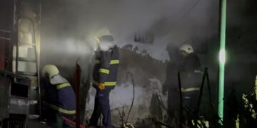 Karakoçan'da çıkan yangında karı koca yaşamını yitirdi