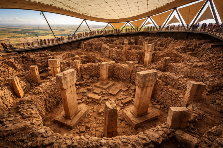 Göbeklitepe’de ilk insan mezarları bulundu: Dağınık insan kemikleri nereden geldi?