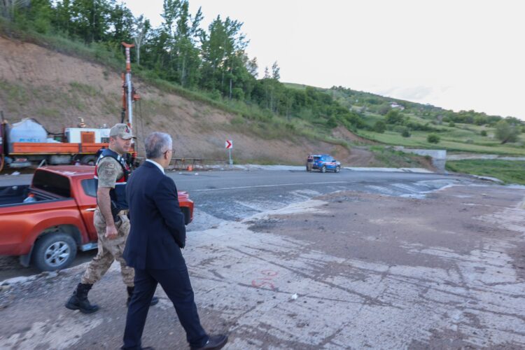 Çöken yamaç yoluna 262 milyon TL'lik yeni ihale: Maliyet 455 milyon TL’ye ulaştı