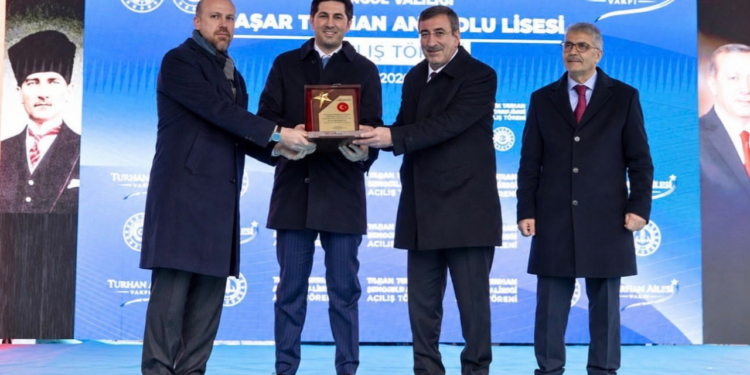 Bingöl'de hayırsever, fonda milyarlık vurguncu!