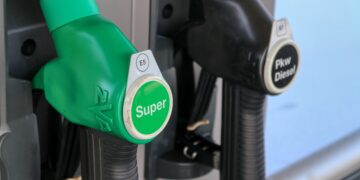 Benzine tarihin en büyük zammı geliyor